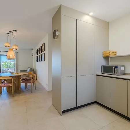Exclusive New Townhouse In Playa Paraiso Адехе